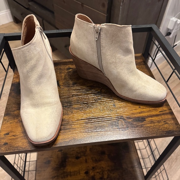Tom’s wedge boots - Picture 1 of 2